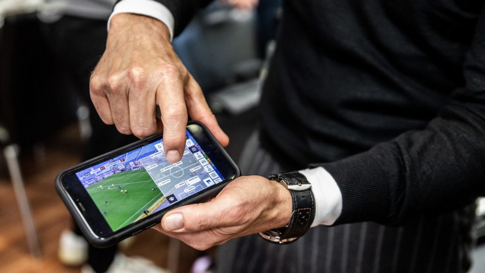 Internationale Medienpartner bieten mit dem “Interactive Feed” individualisierbare Bundesliga-Übertragungen für Fans